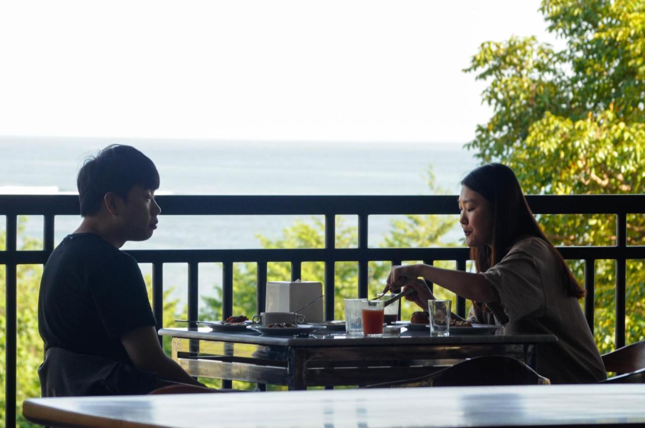 Sulis Beach Hotel & Spa Kuta Lombok Exterior foto