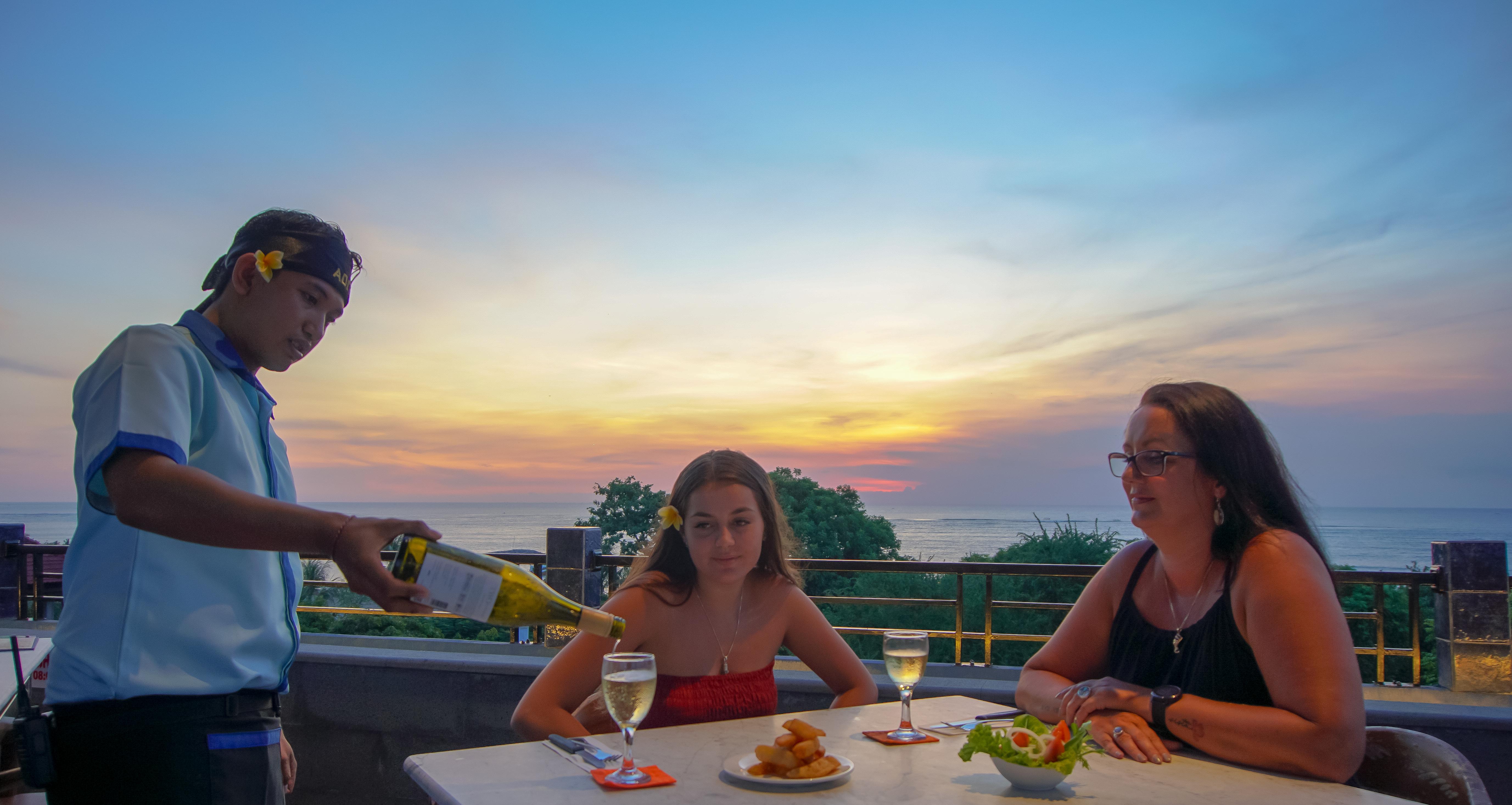 Sulis Beach Hotel & Spa Kuta Lombok Exterior foto